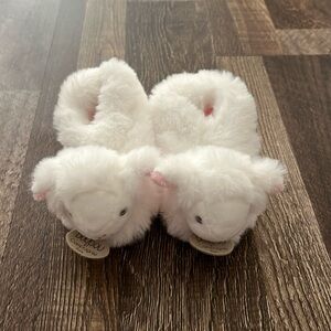 Lamb booties - NWOT